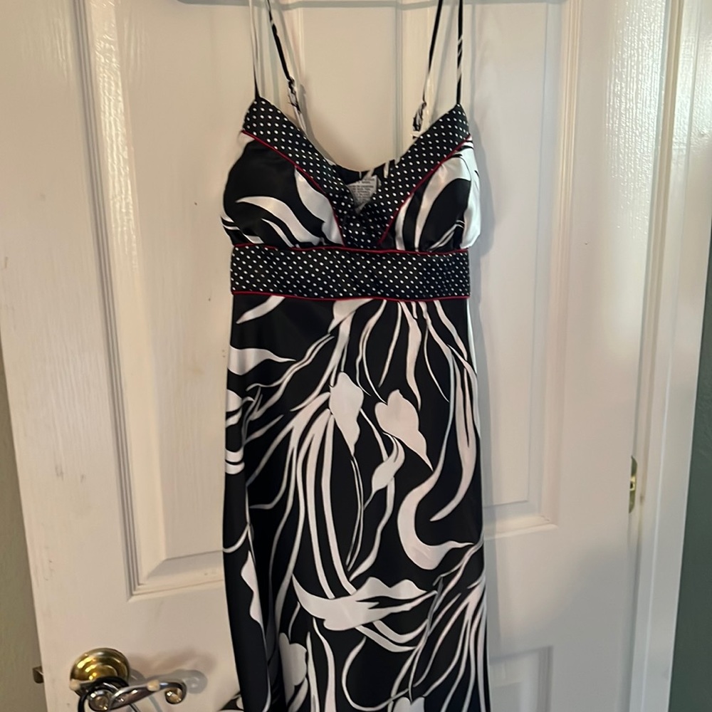 Dress M/L silk black white design